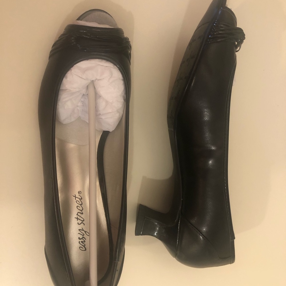 Peep toe kitten heels